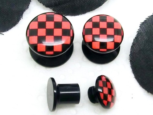 Tunnel ear plug piercing - ear, karo